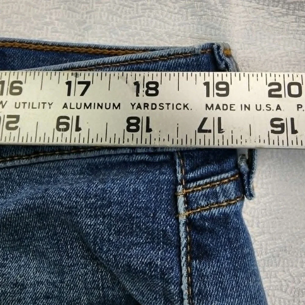 Levi's 505 Regular Fit Blue Jeans Mens 38x30 Straight Leg Medium Wash Denim